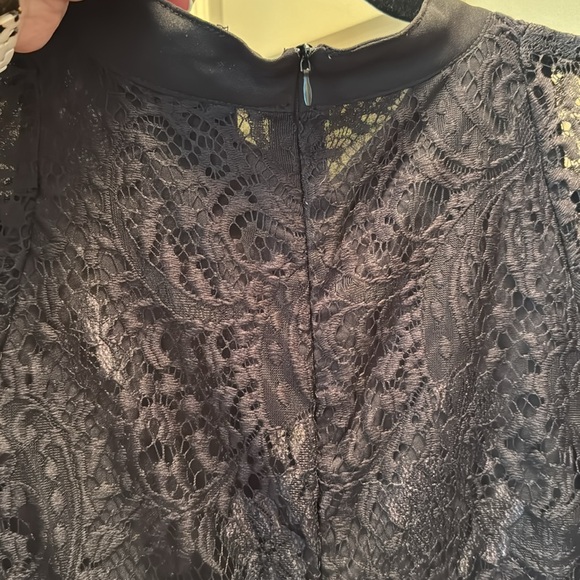 Sheen curve 4X black dress lace top. - Picture 7 of 7